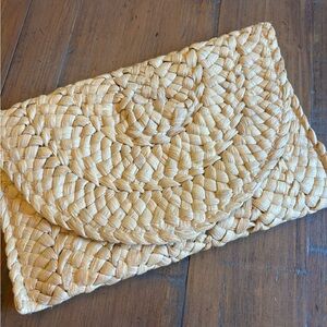 Straw clutch